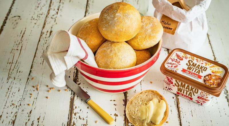 Zdrowe bułki pszenne na zakwasie żytnim - Odkryj smak domowego wypieku