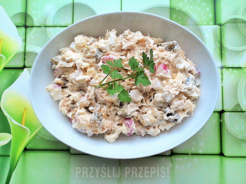 Zaskakująca sałatka z makreli, która oczaruje Twoich gości smakiem