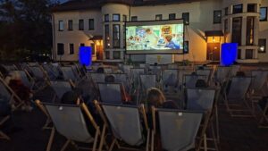 Czas na rodzinne kino: najlepsze produkcje na święta 2025, które warto zobaczyć
