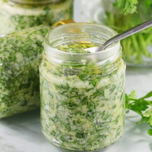 Pasta z pietruszki – odkryj świeży dodatek, który ożywi twoje dania