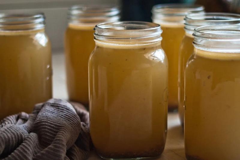 Zamrażanie zupy z ziemniakami – jak zachować smak i świeżość?