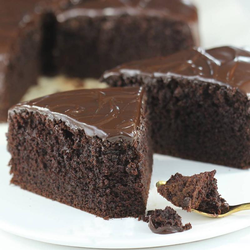 Ciasto czekoladowe z wiórkami: Szybki przepis na kokosowy raj w 30 minut