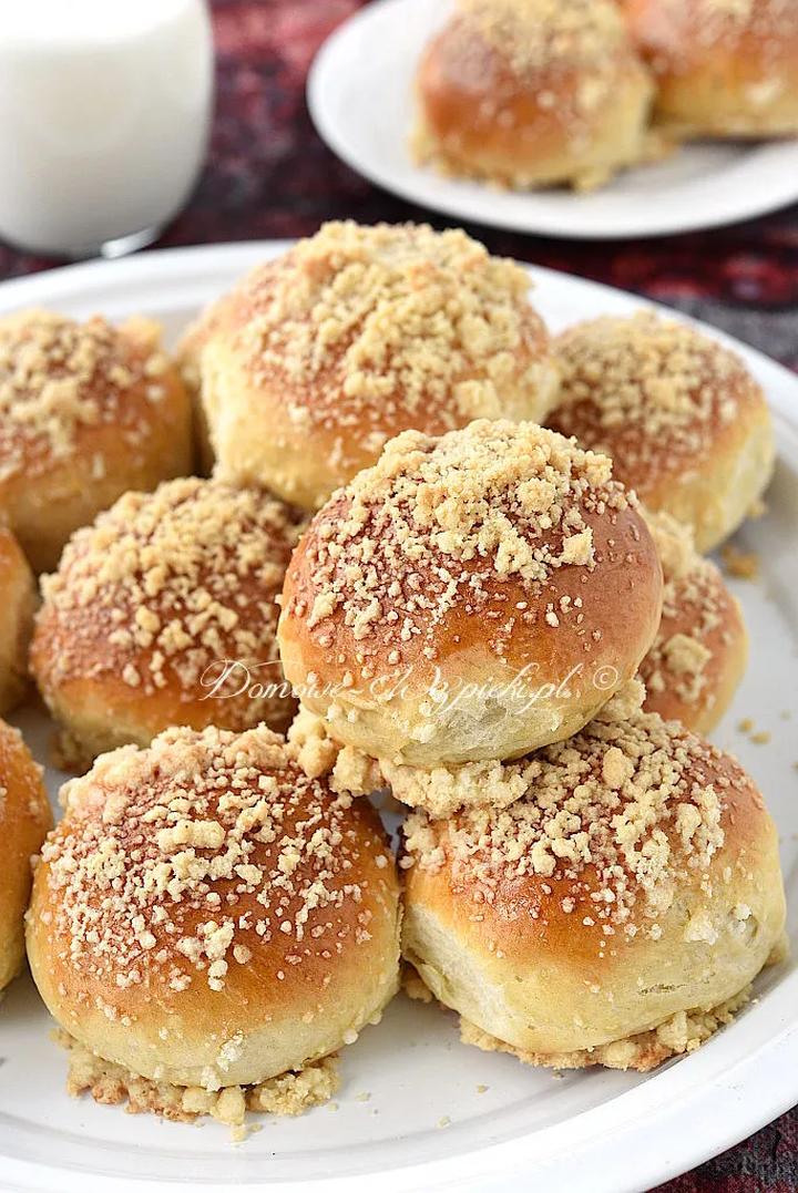 Puszyste bułeczki drożdżowe