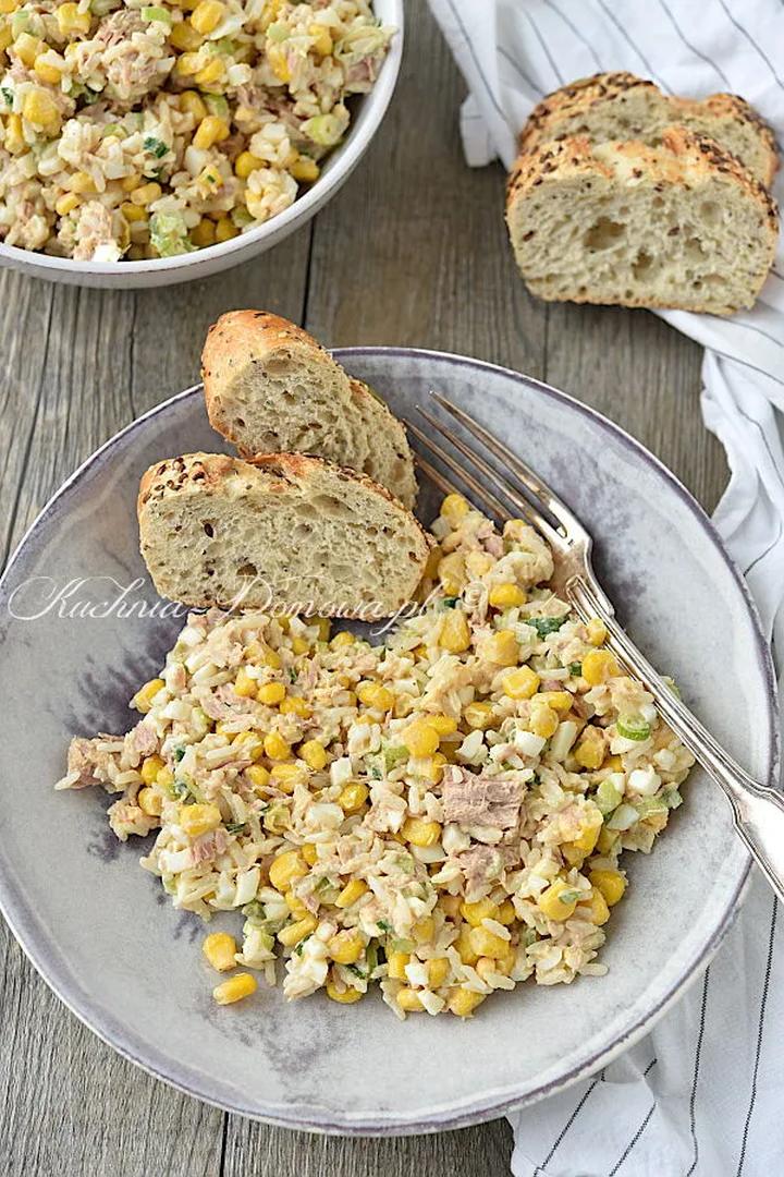 Sałatka z tuńczykiem i ananasem