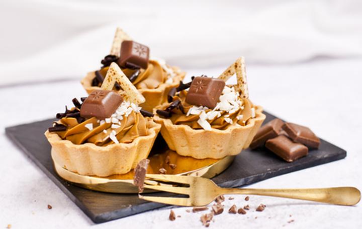 Odkryj niezwykłą tajemnicę idealnych babeczek kajmakowych z perfekcyjnym kremem i ciastem