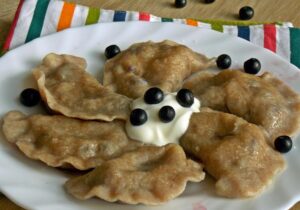 Pyszne i zdrowe pierogi: Wypróbuj nasz przepis na ciasto z mąki pełnoziarnistej!