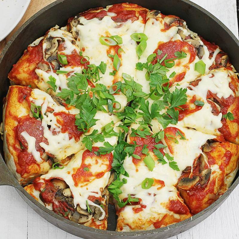 Szybka pizza na patelni w 15 minut – proste przepisy i cenne wskazówki