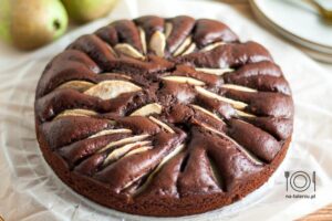 Zanurz się w słodkim niebie: ciasto czekoladowe z gruszkami na każdą wielką okazję