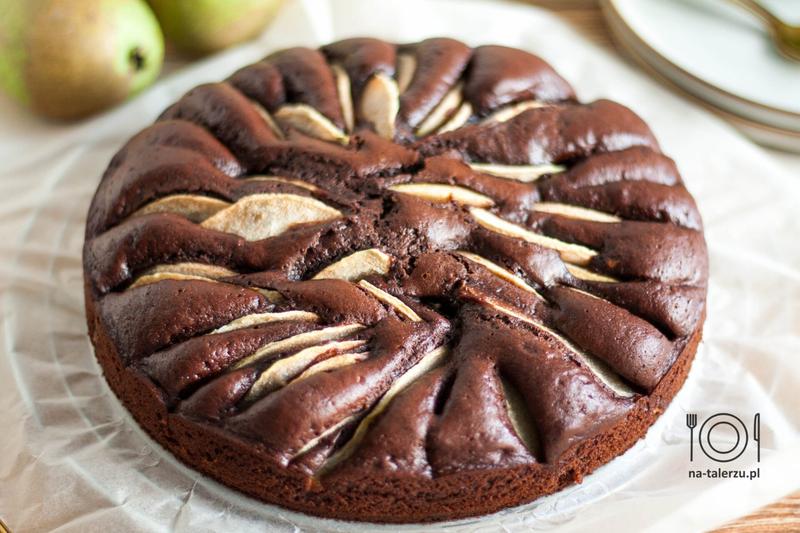 Zanurz się w słodkim niebie: ciasto czekoladowe z gruszkami na każdą wielką okazję
