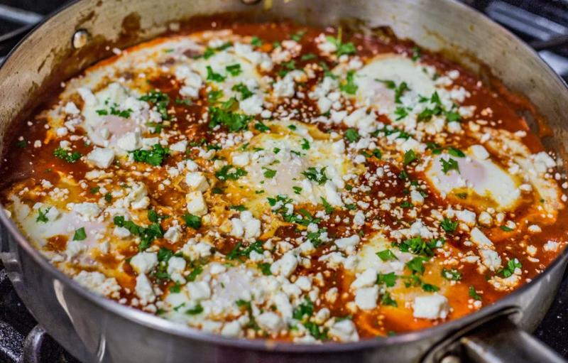 Zaskakujące przepisy: 9 pomysłów na wege kolację, która zauroczy mięsożerców