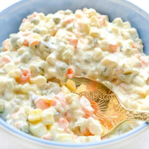 Pyszna sałatka warzywna – prosty przepis na zdrowe domowe danie