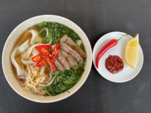 Zupa pho: odkryj tajemnice smaku, które uwodzą smakoszy